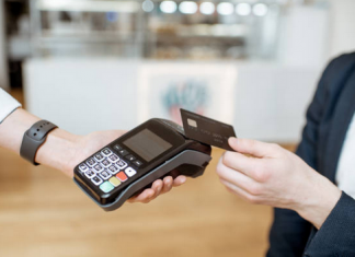 Paiement par carte : un enjeu financier pour les commerçants et la grande distribution